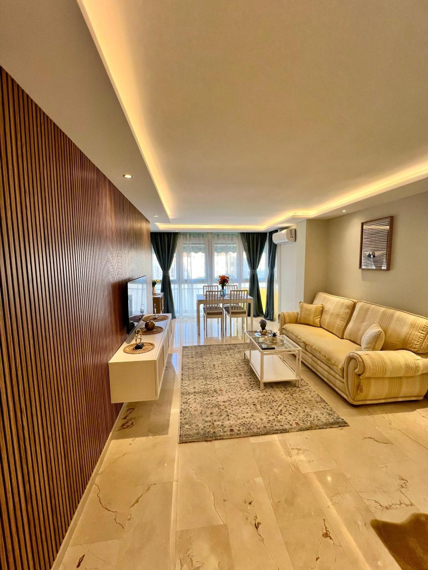 Apartamentos Prestige Suites Malaga IV Bagian luar foto