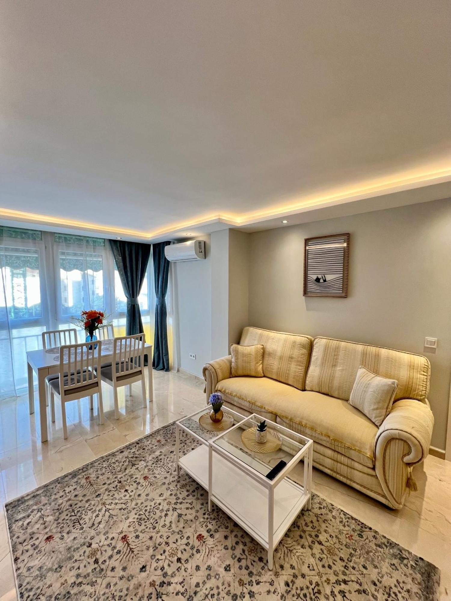 Apartamentos Prestige Suites Malaga IV Bagian luar foto