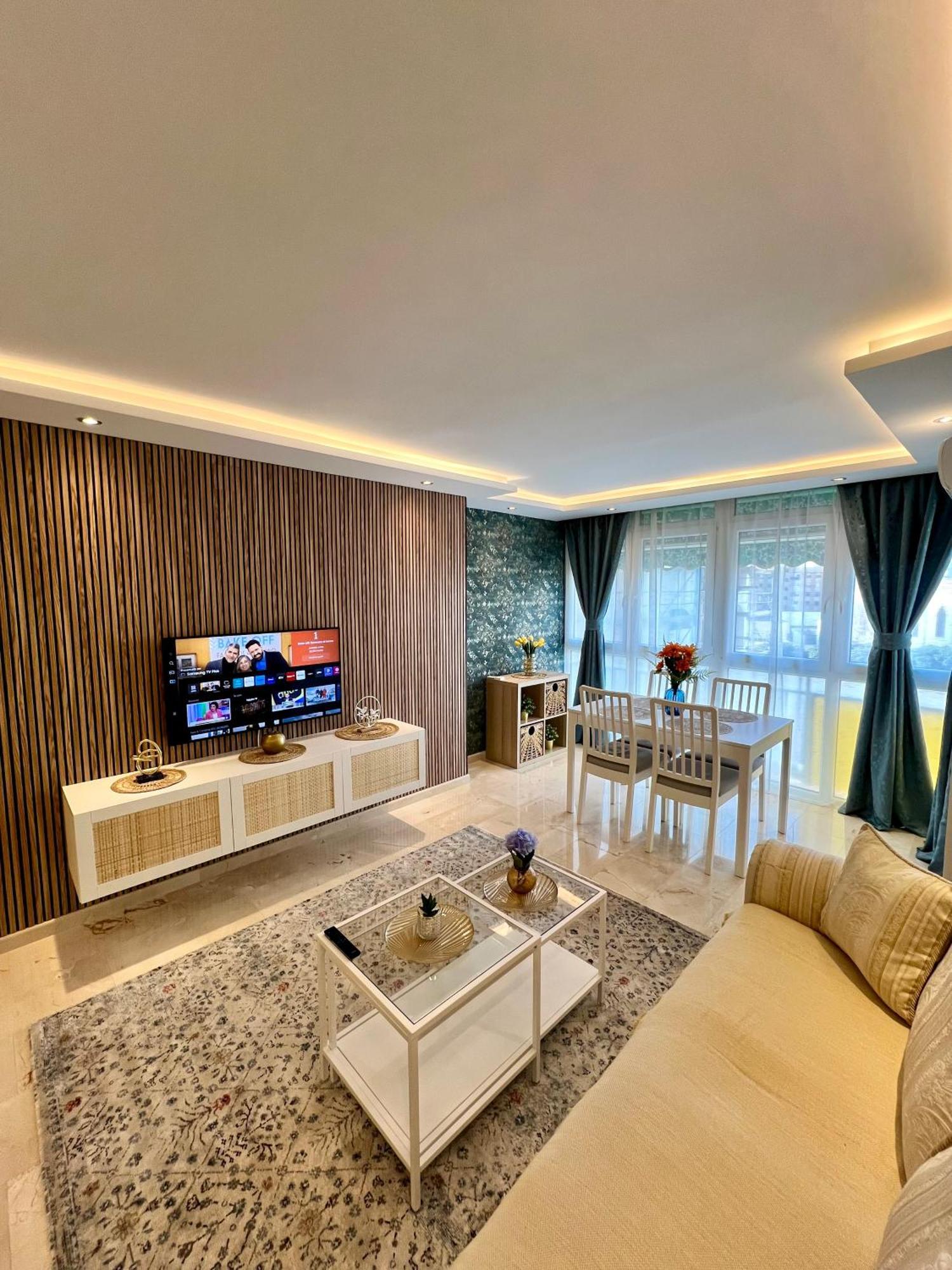 Apartamentos Prestige Suites Malaga IV Bagian luar foto