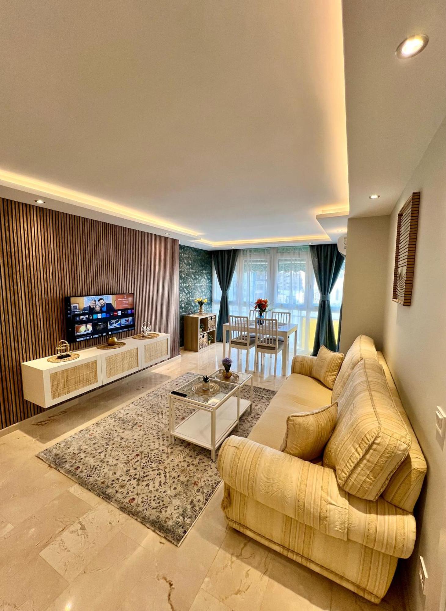 Apartamentos Prestige Suites Malaga IV Bagian luar foto